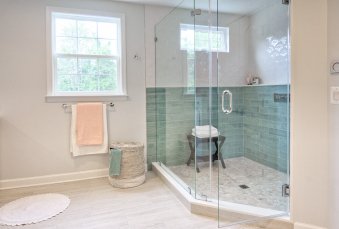 interior-modern-bathroom-with-shower-box-1.jpg